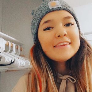 Meet your Posher, Mia